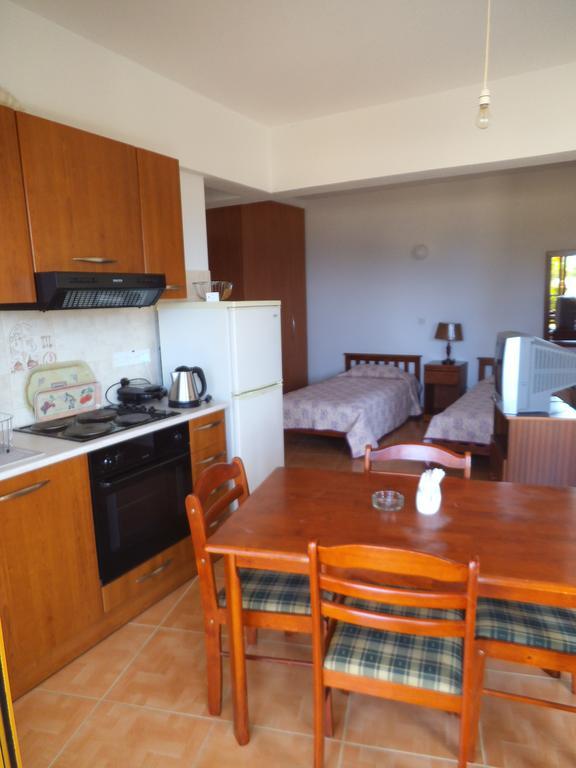 פיסורי Yialos Apartments חדר תמונה