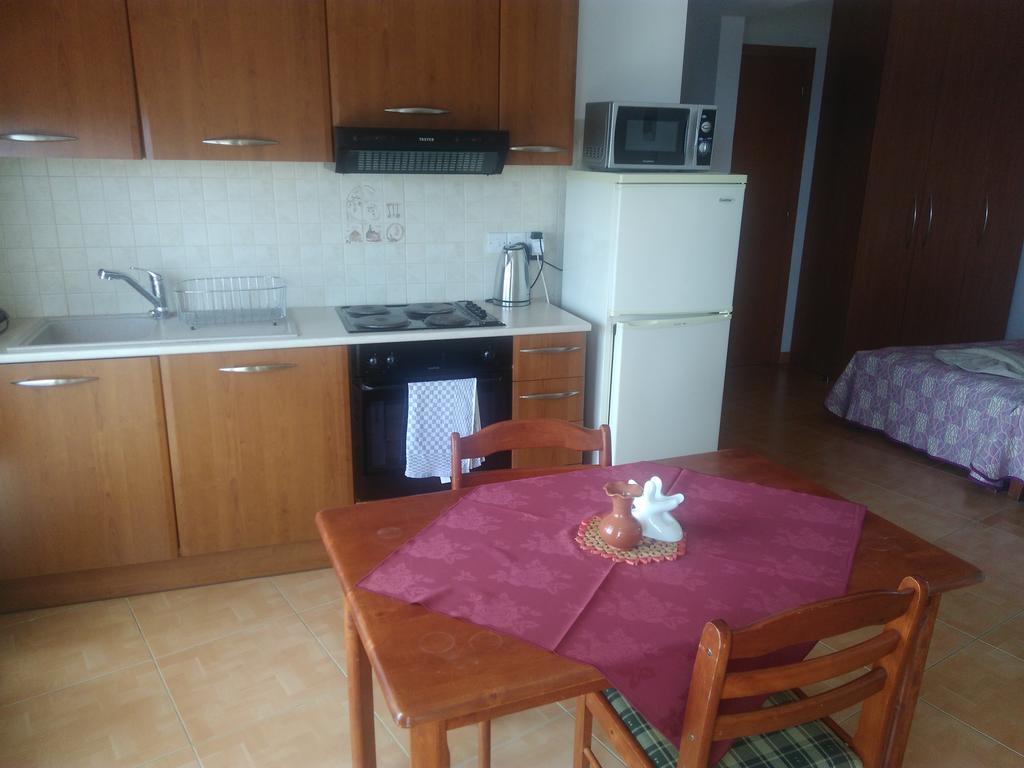פיסורי Yialos Apartments מראה חיצוני תמונה