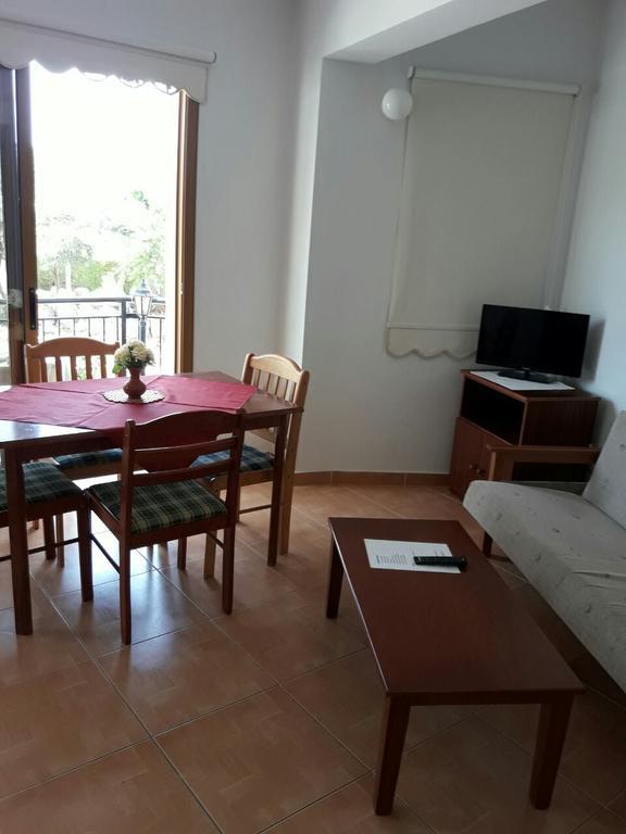 פיסורי Yialos Apartments מראה חיצוני תמונה